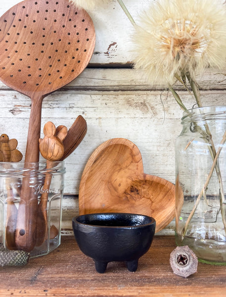 Open oval cauldron- Black