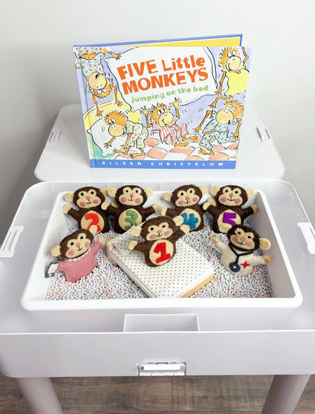 Five little monkeys- finger puppet set