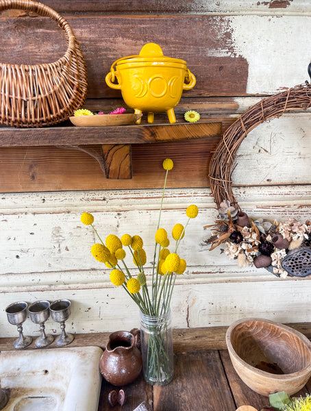 Yellow triple moon cauldron set
