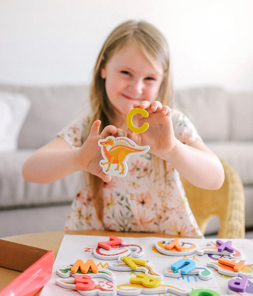 MAGNETIC DINOSAURS AND LETTERS