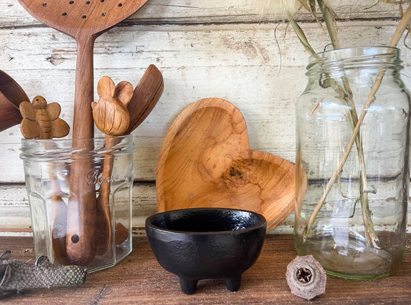 Open oval cauldron- Black