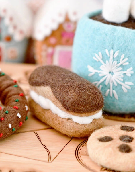 FELT CHOCOLATE ECLAIR