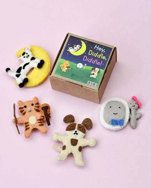 HEY DIDDLE DIDDLE FINGER PUPPET SET