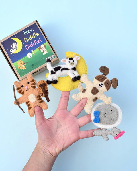 HEY DIDDLE DIDDLE FINGER PUPPET SET