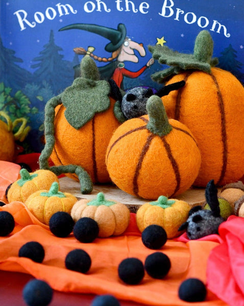 FELT PUMPKINS (SET OF 3)