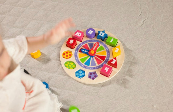 WHAT TIME IS IT? GLOW-IN-THE-DARK CLOCK PUZZLE