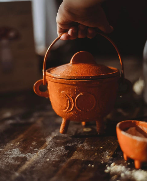 Orange triple moon cauldron with lid