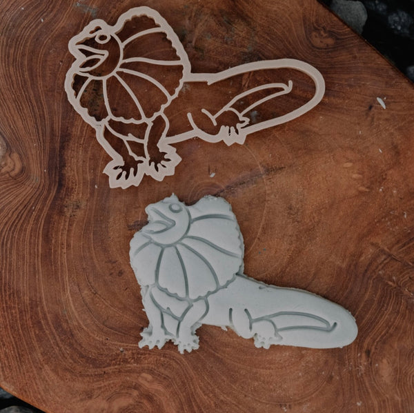 Frilled - Neck Lizard Eco Cutter ™