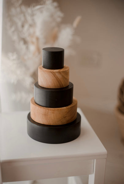 Contrast colour stacking bowls