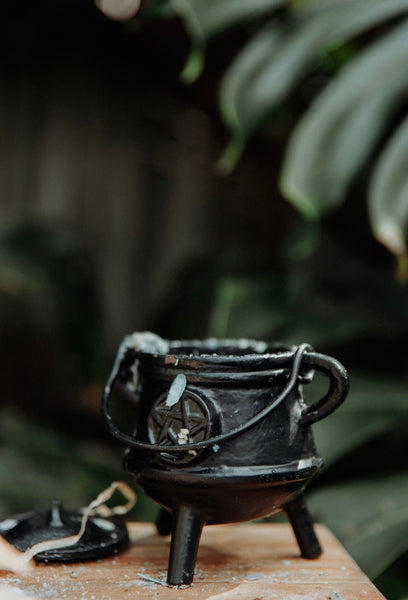 Pentagram cauldron- black