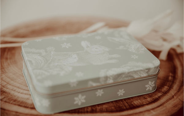 Winter rabbit tin