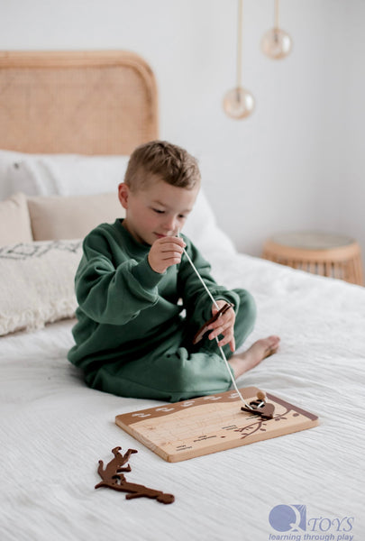 Human Evolution Puzzle & Lacing Set