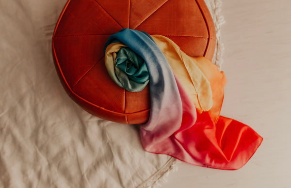 Rainbow play silk