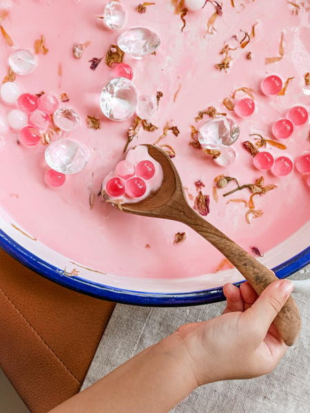 Single teak heart spoon