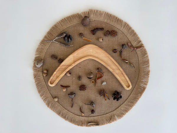 Boomerang sensory tray