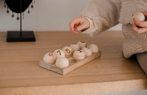 Number Eggs and Stand