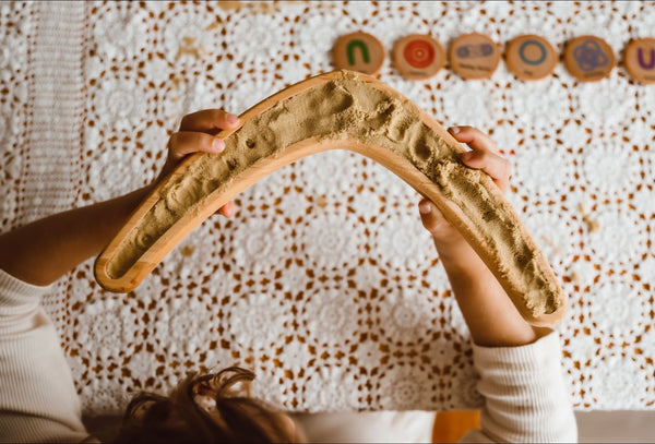 Boomerang sensory tray