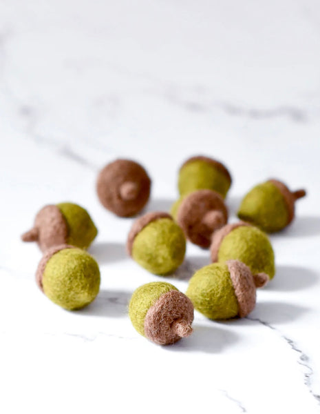 Felt Acorns (Oak Green) - 10 Acorns