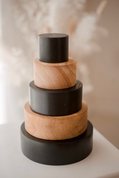 Contrast colour stacking bowls