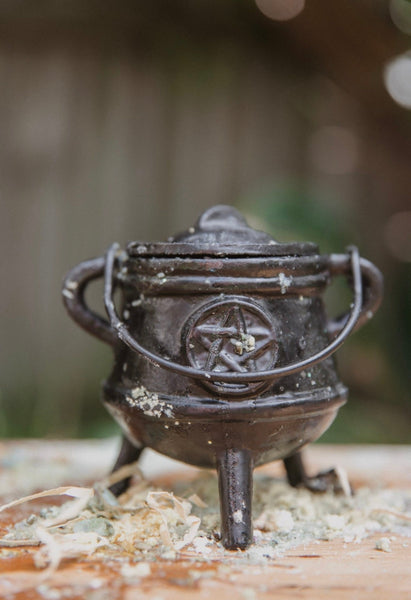 Pentagram cauldron- black