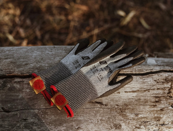 Gloves Cut Resistant-
10-12 Years