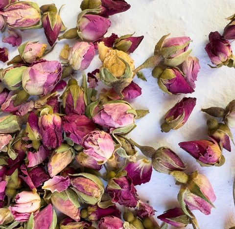 Delightful Dried Flowers- Radiant roses