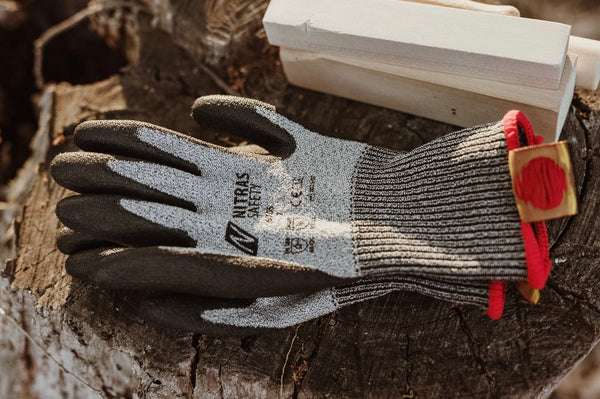 Gloves Cut Resistant-
10-12 Years