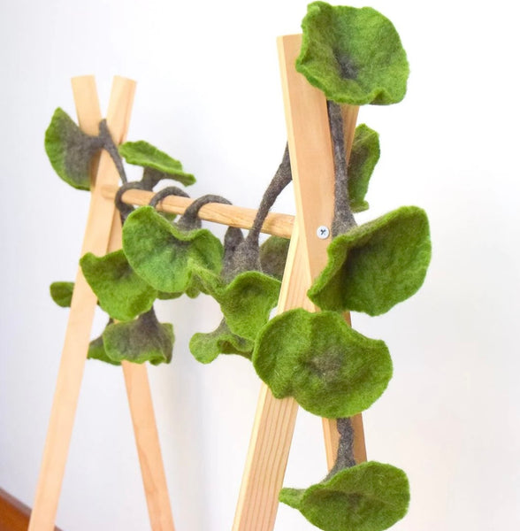 FLOWER GARLAND - GREEN