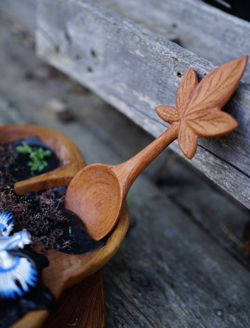 Maple leaf spoon