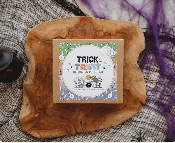 Trick or Treat Halloween Potion Kit