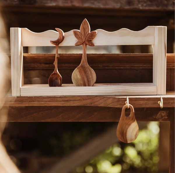 Maple leaf spoon