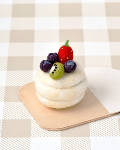 FELT PAVLOVA MERINGUE DESSERT