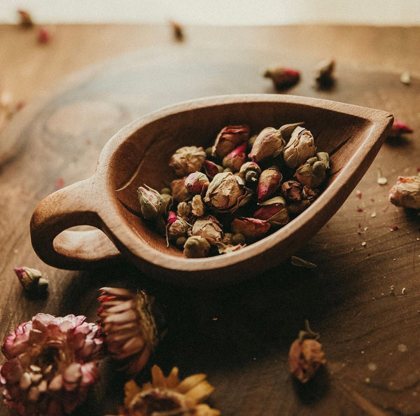 Delightful Dried Flowers- Radiant roses