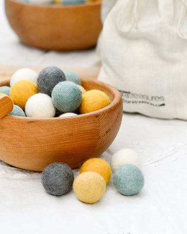 WOOL FELT BALLS IN A POUCH - YELLOW AND GREY TONES 3CM 30 BALLS