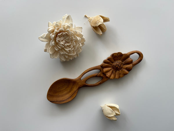 Single flower spoon