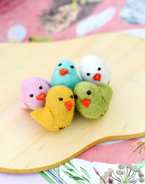 Felt colourful chicks (set of 5)